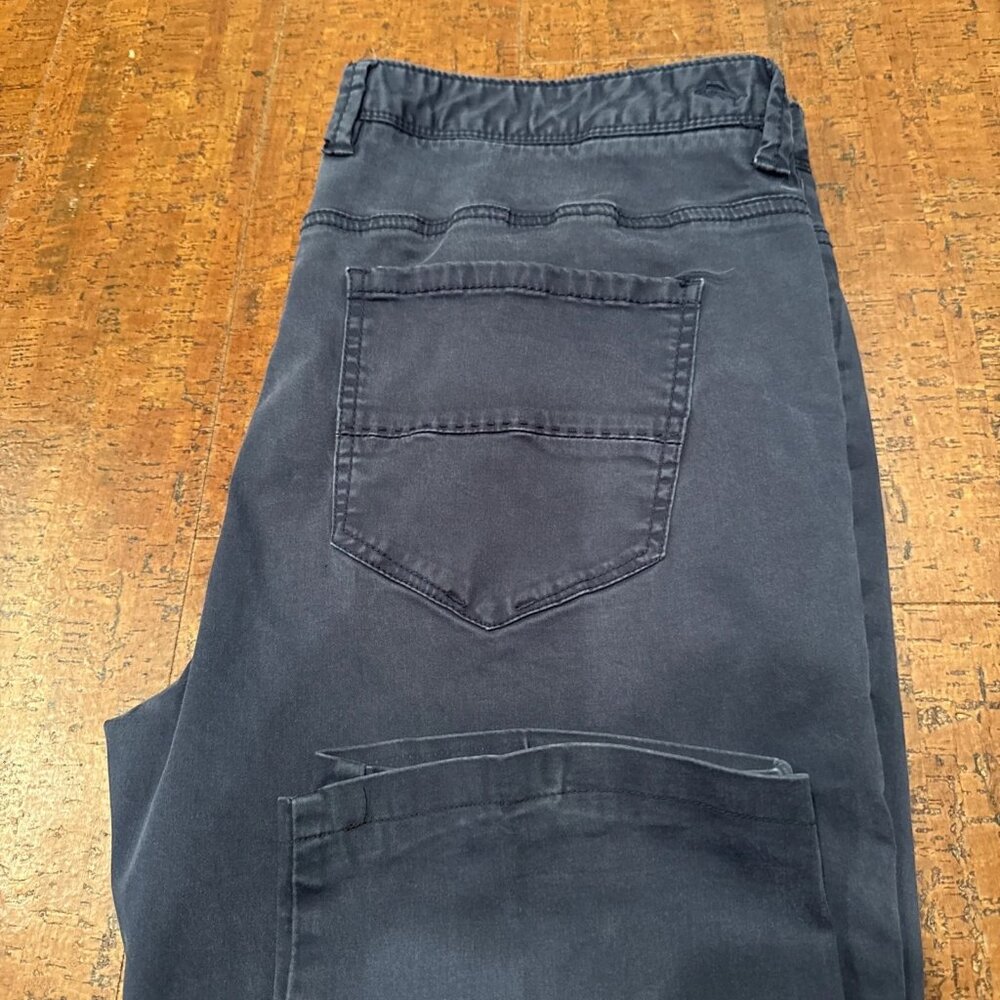 Tommy Bahama Men’s 38X28 Blue Straight Chino Pants